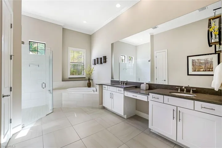 8663  Amour  CT, Naples, FL 34119