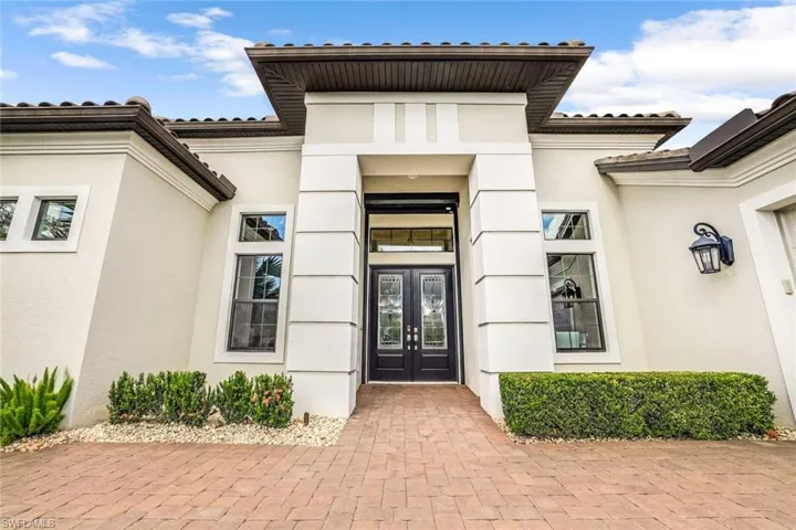 8663  Amour  CT, Naples, FL 34119