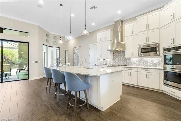 8663  Amour  CT, Naples, FL 34119