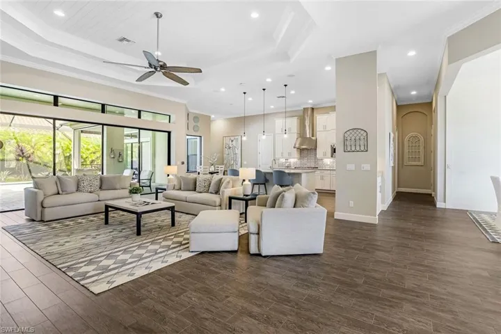 8663  Amour  CT, Naples, FL 34119