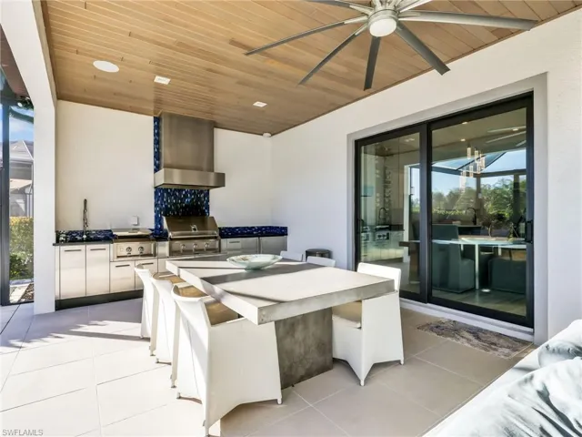 Custom Outdoor Kitchen & Eating Area