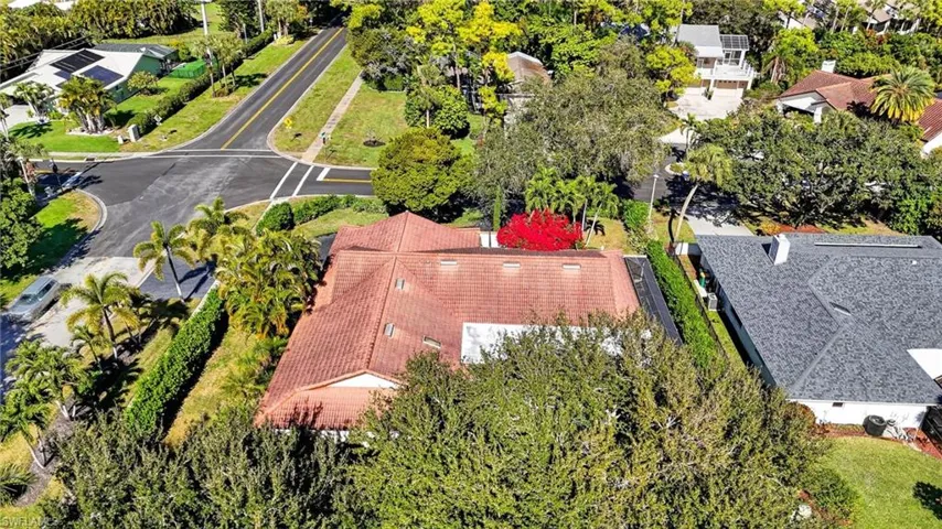 2140  Evergreen Lake  CT, Naples, FL 34112