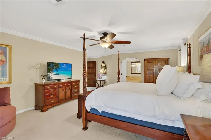 2140  Evergreen Lake  CT, Naples, FL 34112