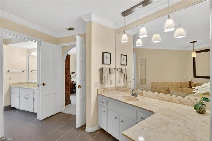 2140  Evergreen Lake  CT, Naples, FL 34112