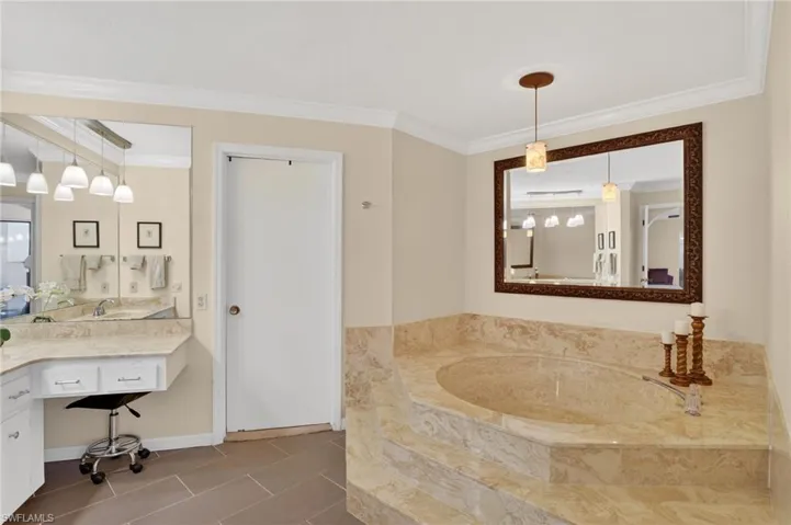 2140  Evergreen Lake  CT, Naples, FL 34112