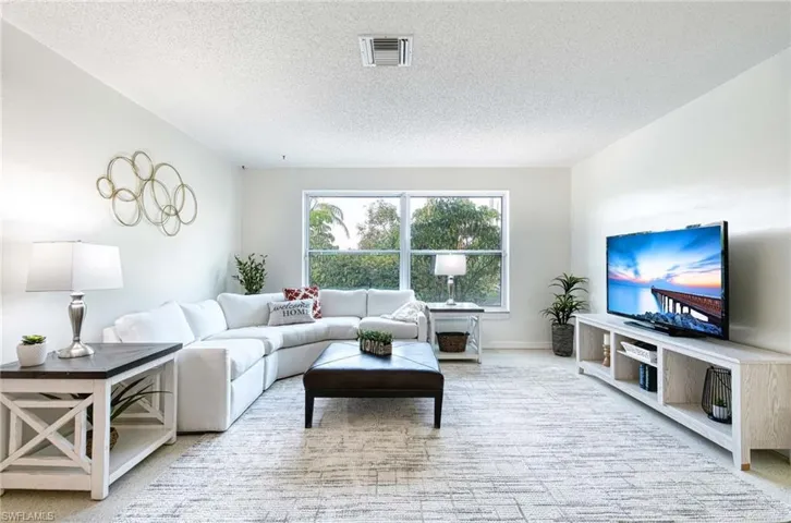 Light and bright Living Room