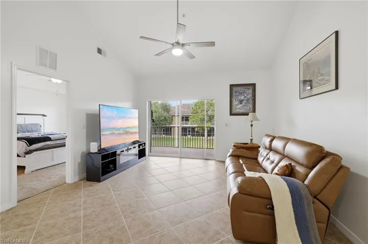 1108 Winding Pines Cir 201, Cape Coral, Florida 33909