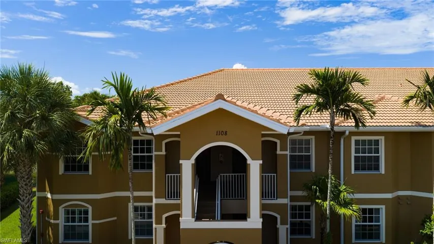 1108 Winding Pines Cir 201, Cape Coral, Florida 33909
