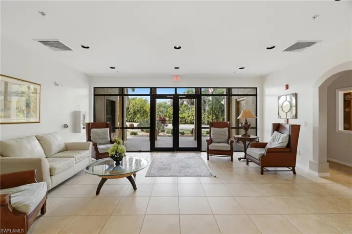 1108 Winding Pines Cir 201, Cape Coral, Florida 33909