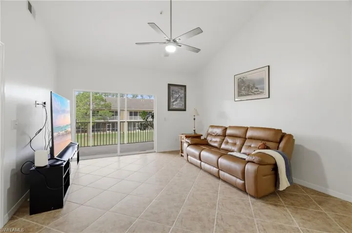1108 Winding Pines Cir 201, Cape Coral, Florida 33909