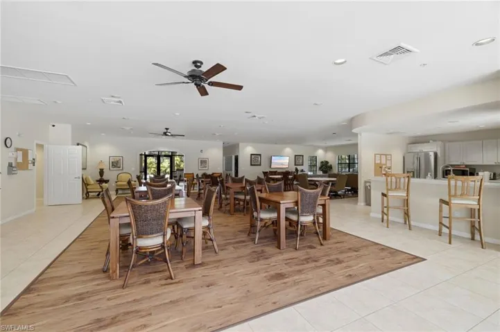 1108 Winding Pines Cir 201, Cape Coral, Florida 33909