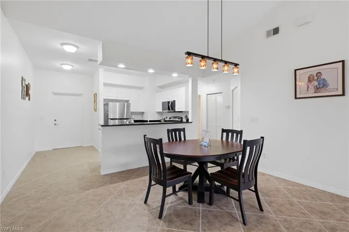 1108 Winding Pines Cir 201, Cape Coral, Florida 33909