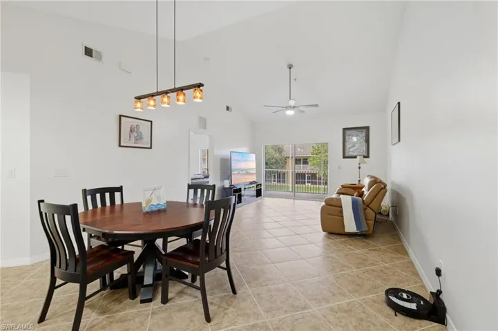 1108 Winding Pines Cir 201, Cape Coral, Florida 33909