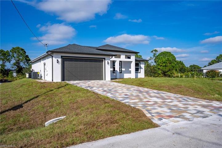 739  Phelps E ST, Lehigh Acres, FL 33974