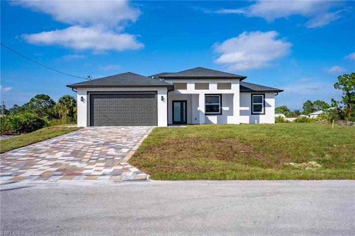739  Phelps E ST, Lehigh Acres, FL 33974