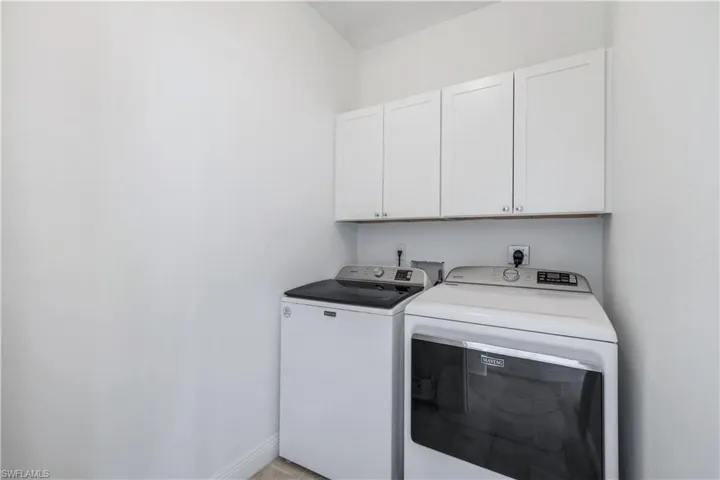 5012 Sw 5th Pl, Cape Coral, Florida 33914