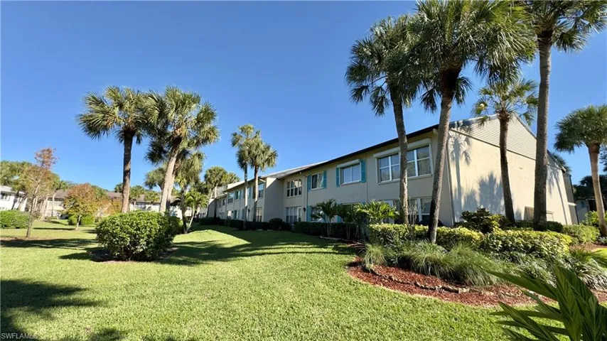 4140  Looking Glass  LN, Naples, FL 34112