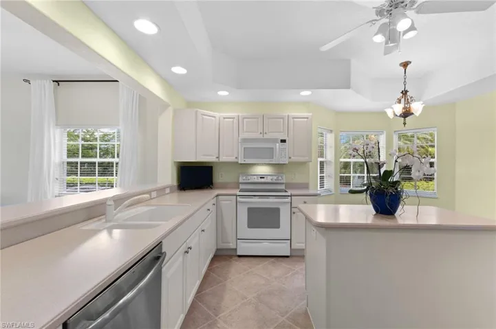 8137 Saratoga Dr # 2002, Naples Fl 34113