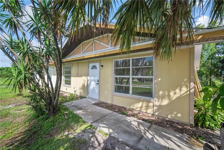 7423  Garry  RD, Fort Myers, FL 33967
