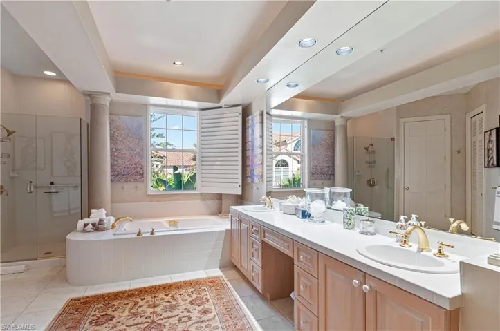 191  Colonade  CIR, Naples, FL 34103
