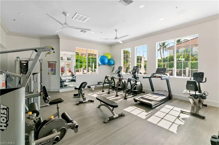 191  Colonade  CIR, Naples, FL 34103