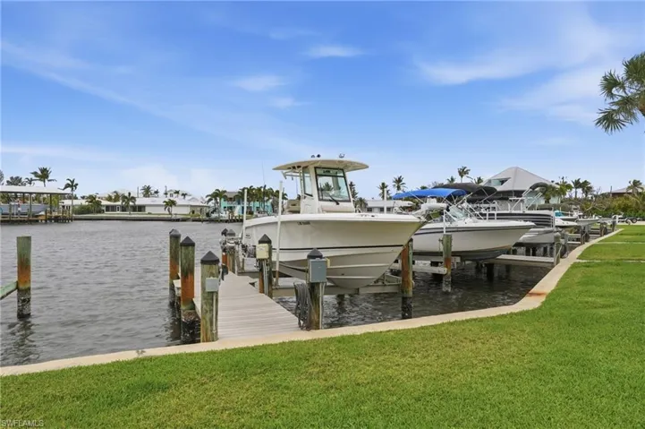 Dedicated #10,000 pound boat lift