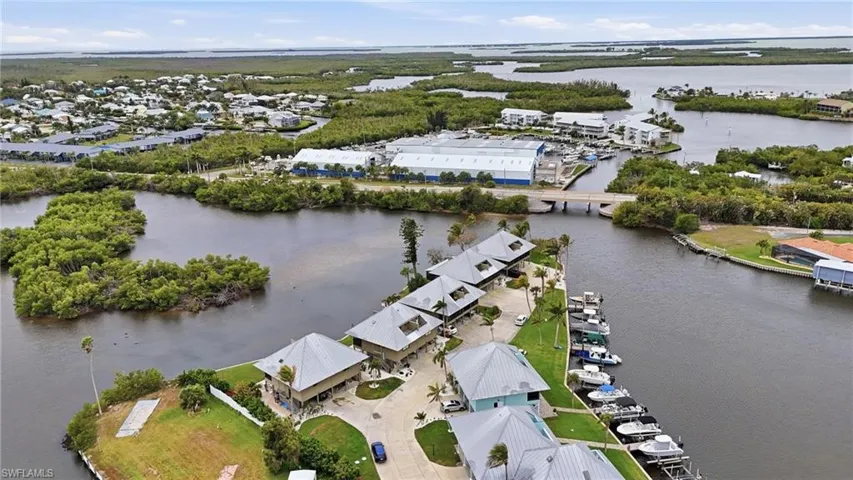 Four Winds Marina and Lazy Flamingo