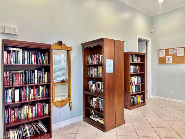 4700 Saint Croix Ln # 335, Naples, Florida 34109