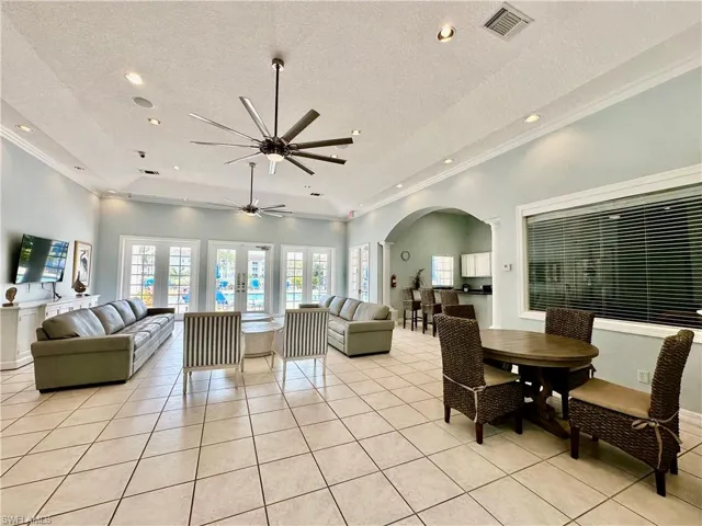 4700 Saint Croix Ln # 335, Naples, Florida 34109