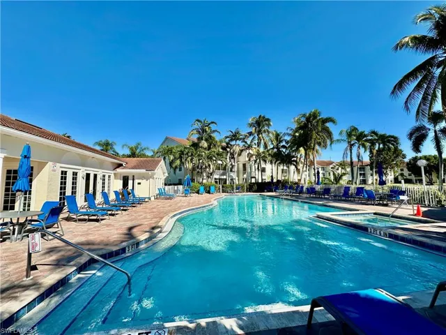 4700 Saint Croix Ln # 335, Naples, Florida 34109