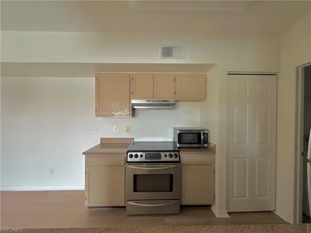 4700 Saint Croix Ln # 335, Naples, Florida 34109