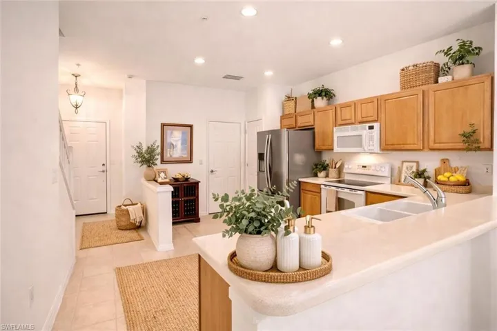 15753 Marcello Cir 105, Naples, Florida 34110