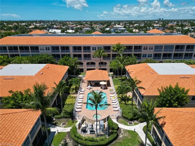 Bird's eye view of a pool area