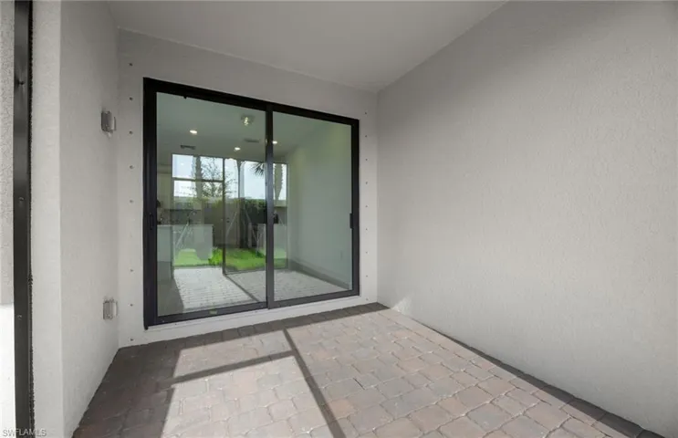 Interior photos are of a similar Augusta plan. Illustration purposes only. Options may vary.