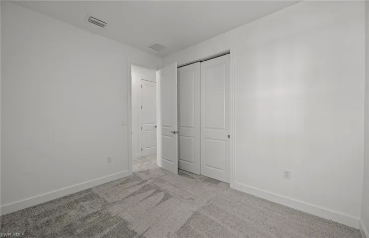 Interior photos are of a similar Augusta plan. Illustration purposes only. Options may vary.