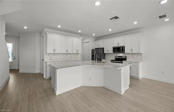 Interior photos are of a similar Augusta plan. Illustration purposes only. Options may vary.