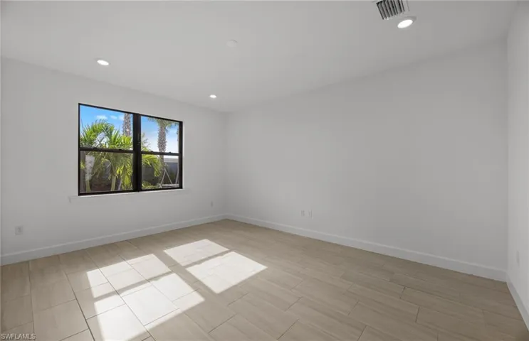 Interior photos are of a similar Augusta plan. Illustration purposes only. Options may vary.