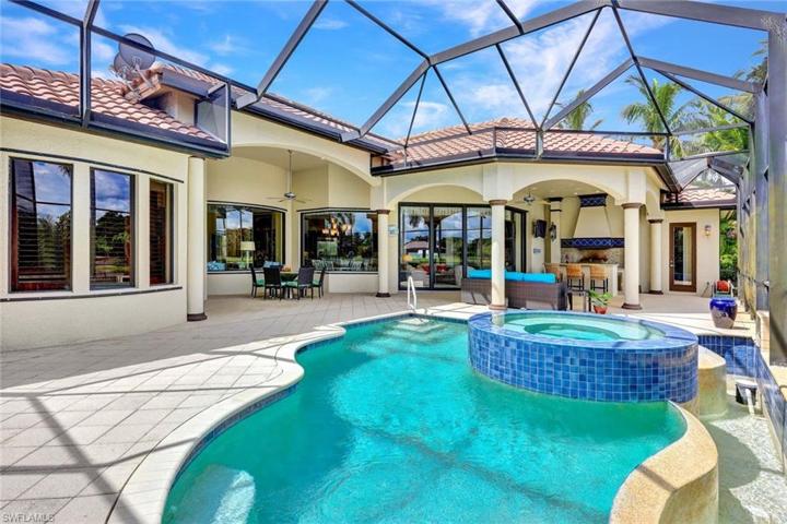 Relax poolside