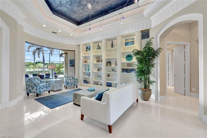 Beautiful open and airy foyer!