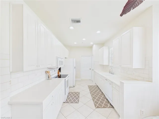 5630  Chelsey  LN, Fort Myers, FL 33912