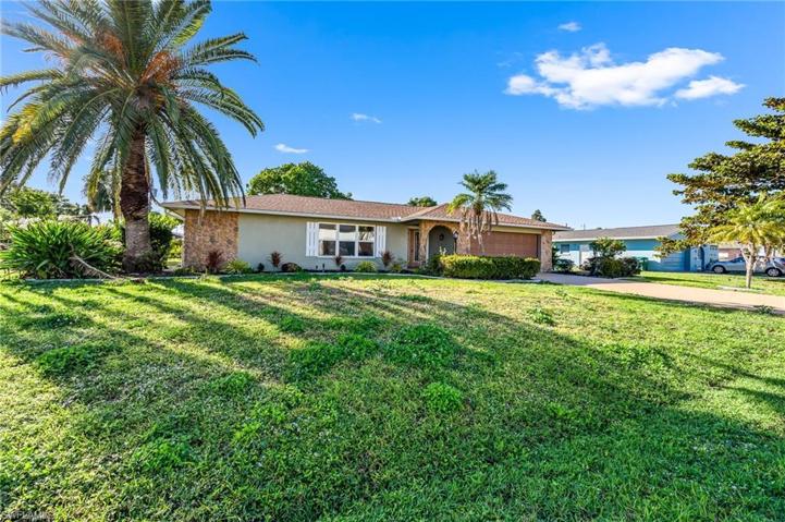 4920 Nassau CT, CAPE CORAL FL 33904