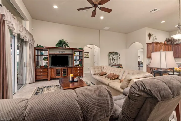 16091  Thorn Wood  DR, Fort Myers, FL 33908
