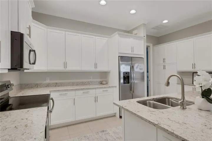 6809 Bequia Way, Naples, Florida 34113