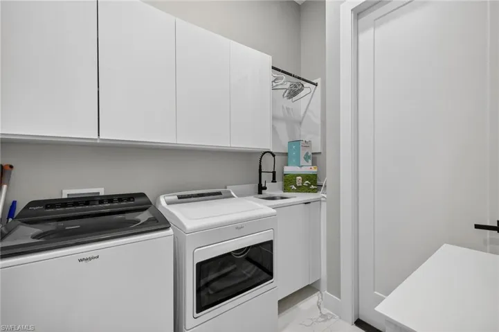 3217 Sw 3rd Ter, Cape Coral, Florida 33991