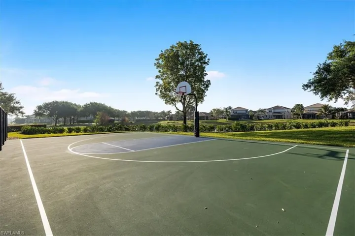 SPORTS COURT