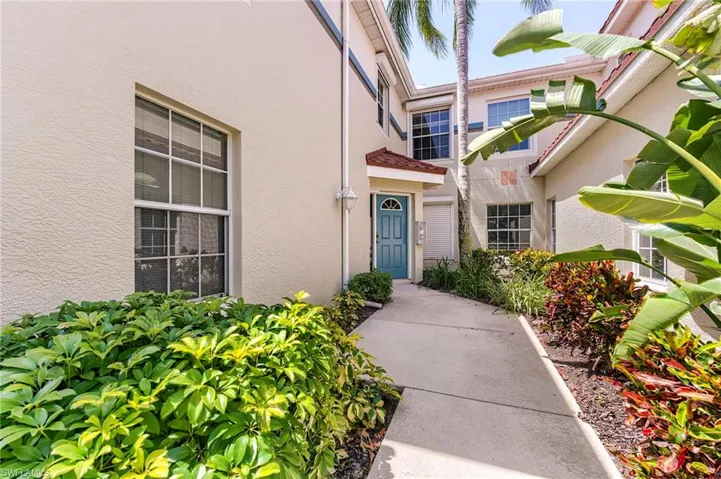 Over 400 Foot of Private Courtyard