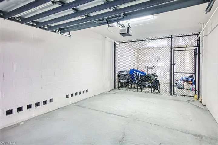 Storage_in_garage