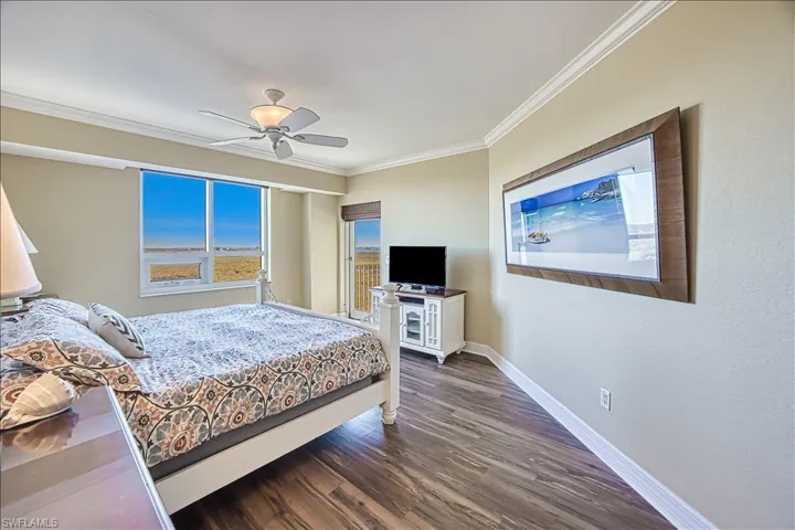 Primary_suite_with_a_view