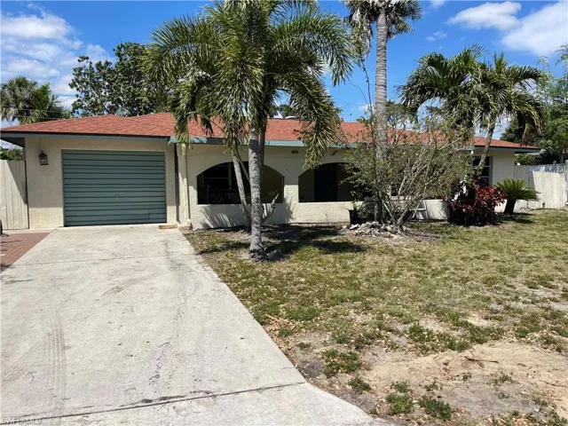 Desirable 1 Car Garage.
