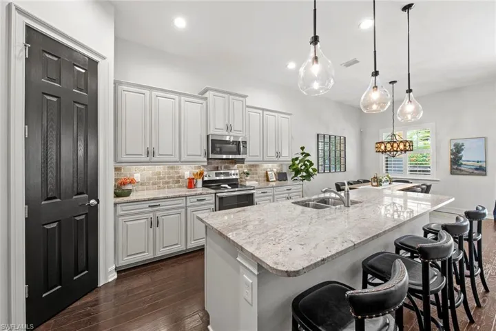 Gourmet kitchen